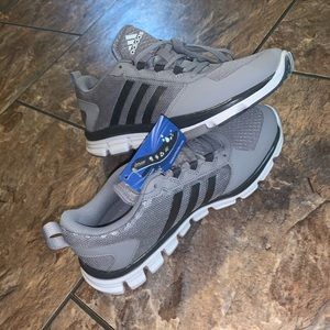 Unisex Adidas tennis shoe